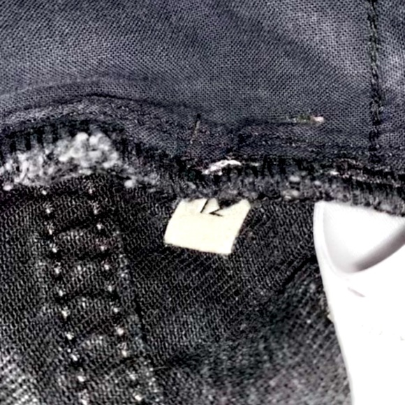 ❌SOLD❌ Authentic Gucci Dragon Jeans - Picture 5 of 6